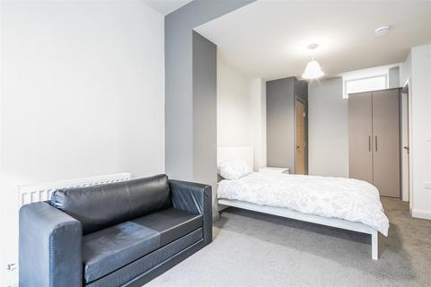 Studio to rent, Queens Point, Sheffield S1