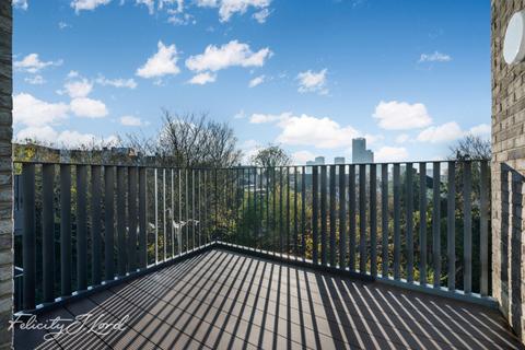 2 bedroom apartment for sale, Parkside Avenue, LONDON