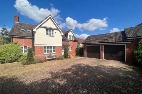 4 bedroom detached house to rent, Midhurst Close, Bury St. Edmunds IP32