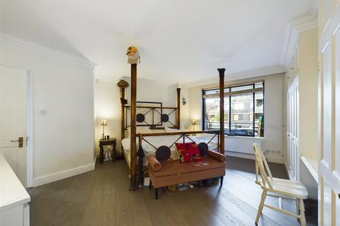 3 bedroom apartment for sale, Stevenage Road, London, SW6