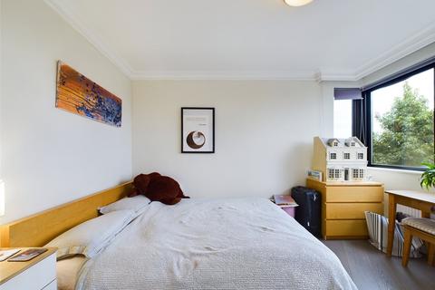 3 bedroom apartment for sale, Stevenage Road, London, SW6