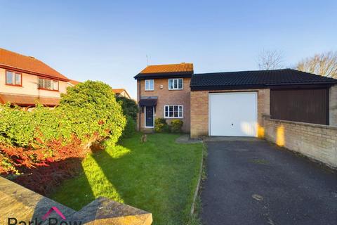 3 bedroom detached house for sale, Longwoods Walk, Knottingley