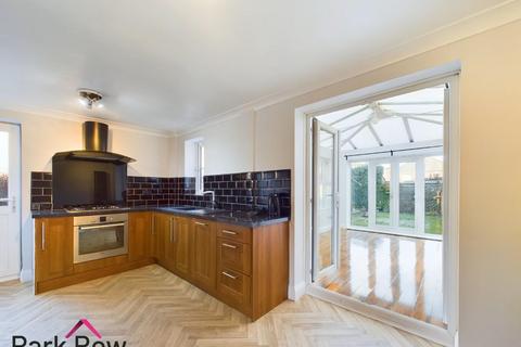 3 bedroom detached house for sale, Longwoods Walk, Knottingley