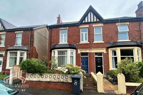 1 bedroom flat for sale, Glen Eldon Road, Lytham St. Annes, Lancashire, FY8 2AU