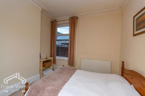 1 bedroom flat for sale, Glen Eldon Road, Lytham St. Annes, Lancashire, FY8 2AU