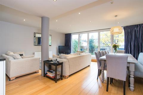 2 bedroom flat to rent, Hillfield Road, West Hampstead NW6