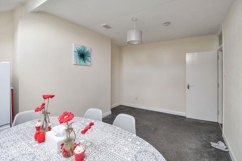 Flat 11, 140 - 142 Whetstone Lane, Birkenhead, CH41 2TQ
