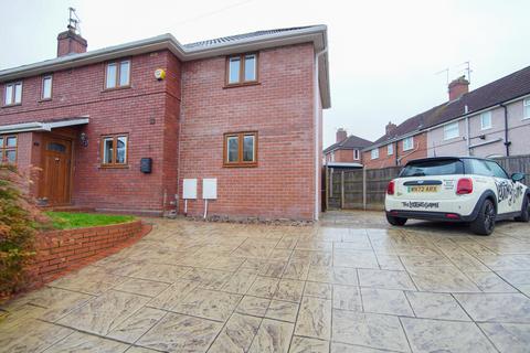 4 bedroom semi-detached house to rent, Bangor Grove, Bristol BS4