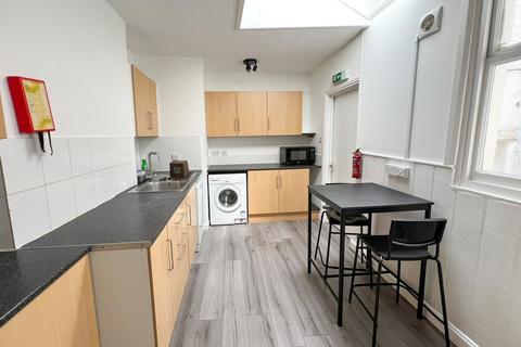 7 bedroom maisonette to rent, Grove Road, Bristol BS6