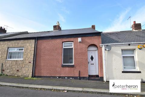 2 bedroom cottage to rent, Warennes Street, Pallion, Sunderland