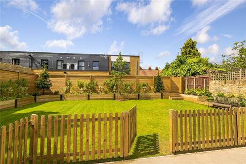 2 bedroom apartment to rent, Second Cross Road, Twickenham