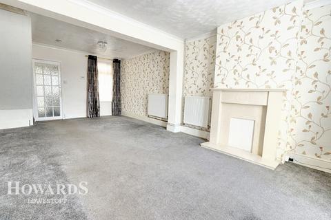 2 bedroom semi-detached house for sale, London Road, Kessingland