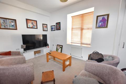 2 bedroom flat for sale, Edwards Apartments, Redruth