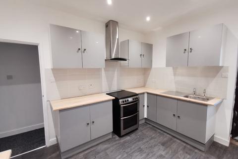 3 bedroom maisonette to rent, Sheffield Road, Chesterfield S41