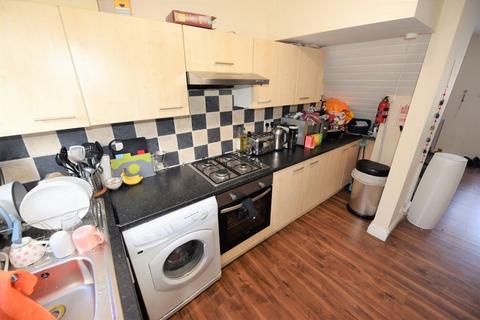 2 bedroom house to rent, 29 Park View Avenue