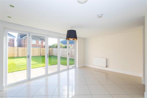 4 bedroom detached house for sale, Leicester Square, Leeds LS15