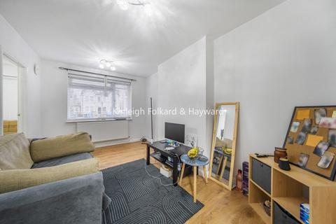 2 bedroom apartment to rent, Elmers End Road London SE20