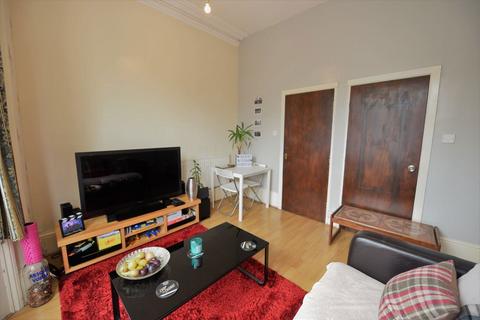 2 bedroom flat to rent, Kensington Terrace