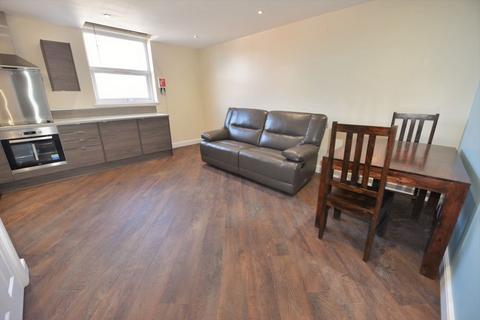 2 bedroom flat to rent, 16 Woodsley Road Flat 2