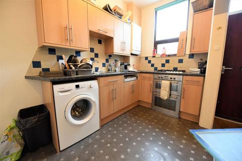 3 bedroom house to rent, 10 Bankfield Terrace