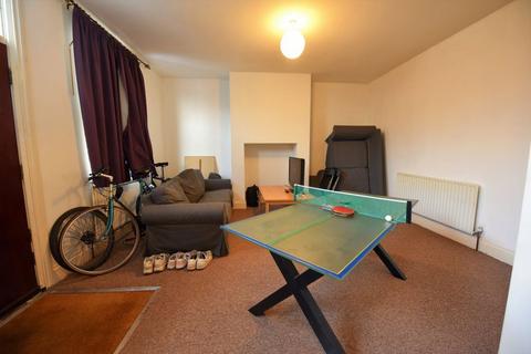 3 bedroom house to rent, 10 Bankfield Terrace