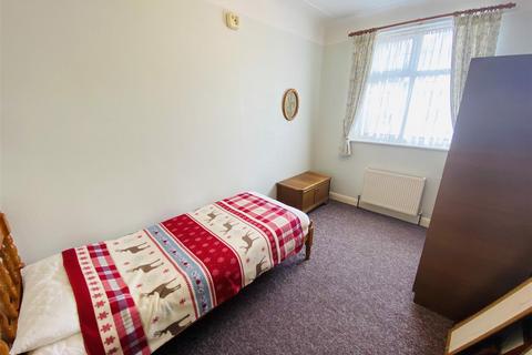 17 Upcroft Avenue, Edgware, HA8 9RA