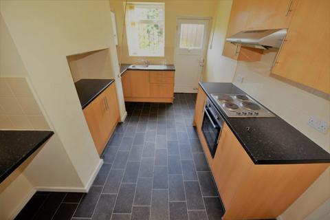 3 bedroom flat to rent, 158 Otley Road Flat 1