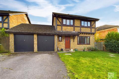 4 bedroom detached house for sale, Fakenham Way, Owlsmoor, Sandhurst, Berkshire, GU47