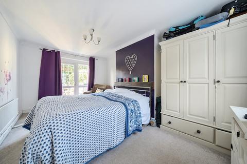 9 Brookside, Campton, Shefford, SG17 5PA