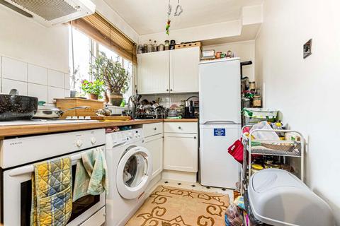 1 bedroom flat to rent, Friars Avenue, London SW15