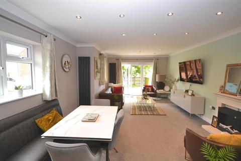 3 bedroom end of terrace house for sale, Wessex Way, Dorchester