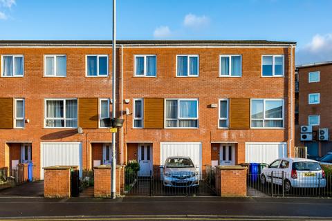 13 Guide Post Road, Manchester, M13 9HP