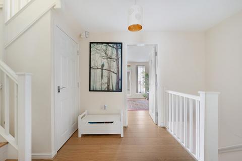 13 Guide Post Road, Manchester, M13 9HP