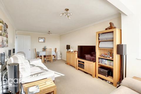 2 bedroom apartment for sale, Winston Close, Romford, RM7 8LL