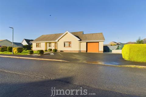 3 bedroom detached bungalow for sale, Parc Yr Ynn, Llandysul