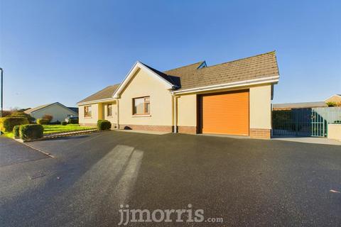 3 bedroom detached bungalow for sale, Parc Yr Ynn, Llandysul