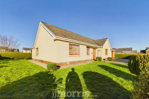 3 bedroom detached bungalow for sale, Parc Yr Ynn, Llandysul