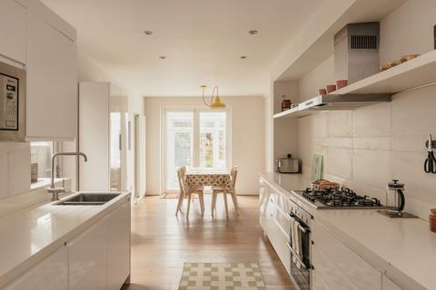43 Ashmead Road, London, SE8 4DY