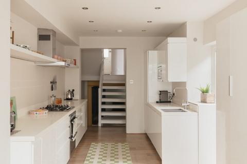 43 Ashmead Road, London, SE8 4DY