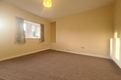 3 bedroom terraced house to rent, Lancaster Road, Caton, LA2