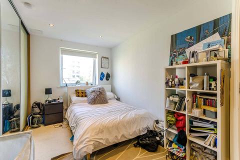 3 bedroom flat to rent, Wards Wharf Approach, Silvertown, London, E16