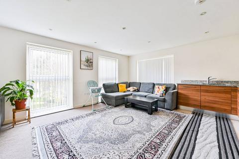 2 bedroom flat for sale, Henry Court, Stanmore, HA7