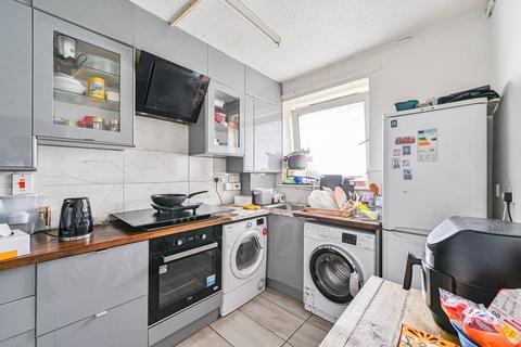 2 bedroom flat for sale, Garnies Close, Peckham, London, SE15