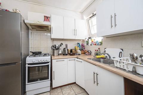 2 bedroom flat for sale, Brune House, Bell Lane, Spitalfields, London, E1