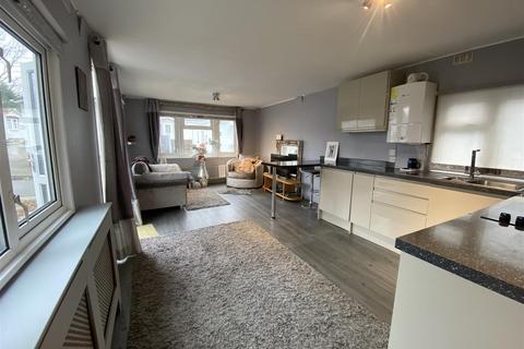 2 bedroom park home for sale, Galley Hill, Waltham Abbey