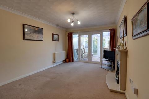 2 bedroom bungalow for sale, Woodland Way, Stevenage SG2