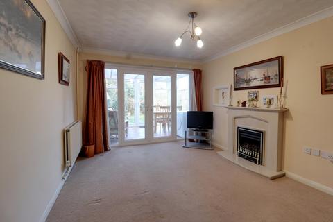 2 bedroom bungalow for sale, Woodland Way, Stevenage SG2