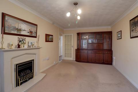 2 bedroom bungalow for sale, Woodland Way, Stevenage SG2