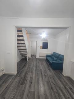 undefined, Liverpool L6