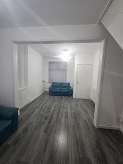 undefined, Liverpool L6
